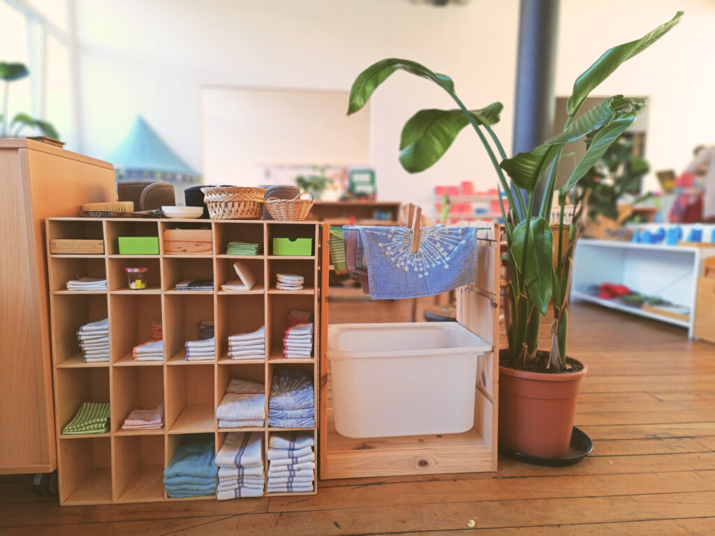 Montessori-CH_3-6-environment_16-scaled