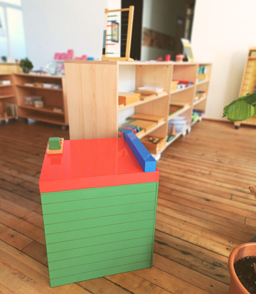 Montessori-CH_6-12-environment_7-scaled-e1744920319182